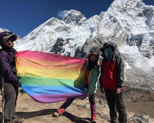 Lesbian trek everest